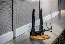 Dřevěný podstavec k centrovací stolici Unior (328x300x18 mm)