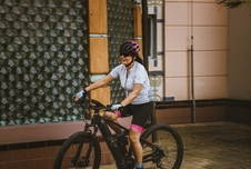 Kraťasy Force STRIPE LADY se šráky a vložkou, černo-růž