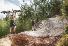 Kraťasy Force TEAM PRO se šráky a vložkou, črn-šedé