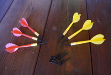 Terč na šipky softový - dírkovaný 36cm + 6ks šipek