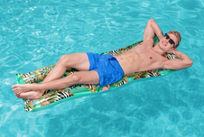 Lehátko nafukovací Bestway s exotickými motivy