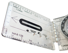 Buzola skládací s lupou