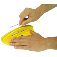 Ostřič plastových škrabek TOKO Scraper Sharpener WC
