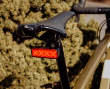 Blikačka zadní Force ALARM 300LM,36x LED, USB