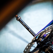 Pevná osa zadní WOLF TOOTH 1.0x159 12x142 pro X-12